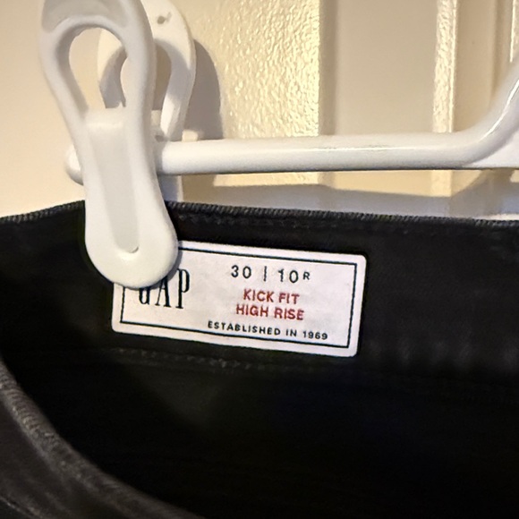 Kick Fit High Rise Jeans - Picture 2 of 6